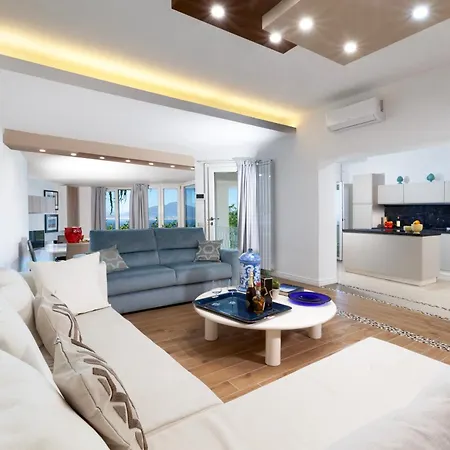 Donna Giovanna - Pool & Sea View Villa