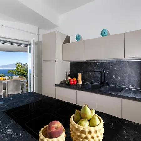 Villa Donna Giovanna - Pool & Sea View